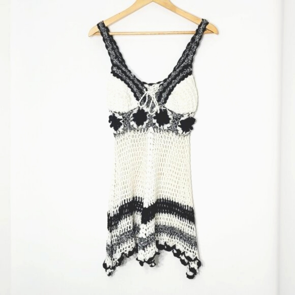 Crocheted Women Black & Off White Padded Chest Sleeveless Strappy Cover Up Dress